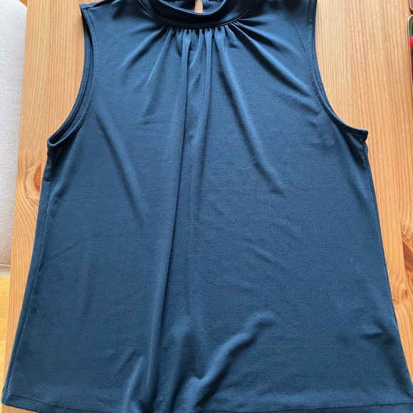 H & M sleeveless women’s high neck top - Picture 8 of 10
